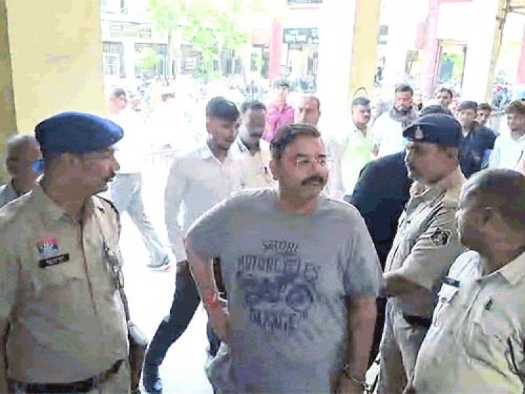 दुर्ग के शराब कारोबारी विजय भाटिया को 9 जून तक रिमांड पर भेजा गया