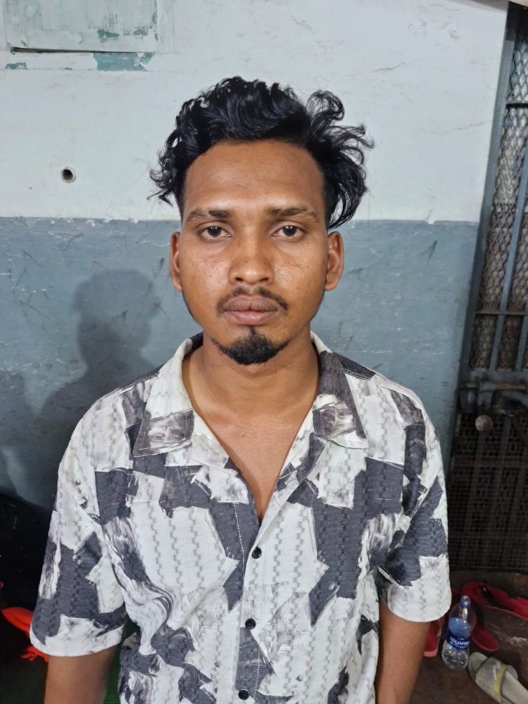 धारदार चाकू से लोगों को डराने वाला युवक गिरफ्तार