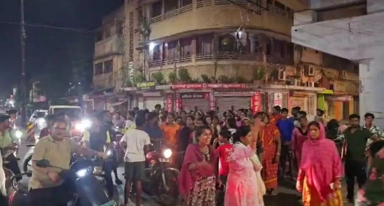 मरीन ड्राइव निर्माण का जोरदार विरोध, स्थानीय लोगों ने देर रात किया कलेक्टर कार्यालय का घेराव