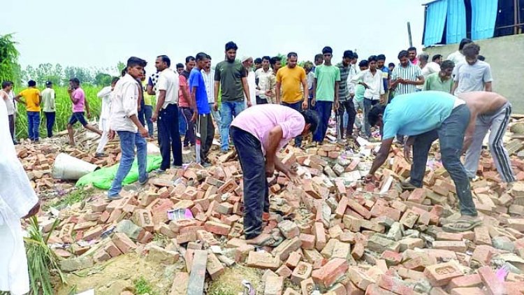 पटाखा फैक्ट्री में ब्लास्ट से चार लोगों की मौत