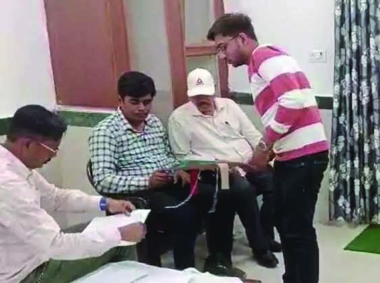 बिजली विभाग का इंजीनियर रिश्वत लेते गिरफ्तार