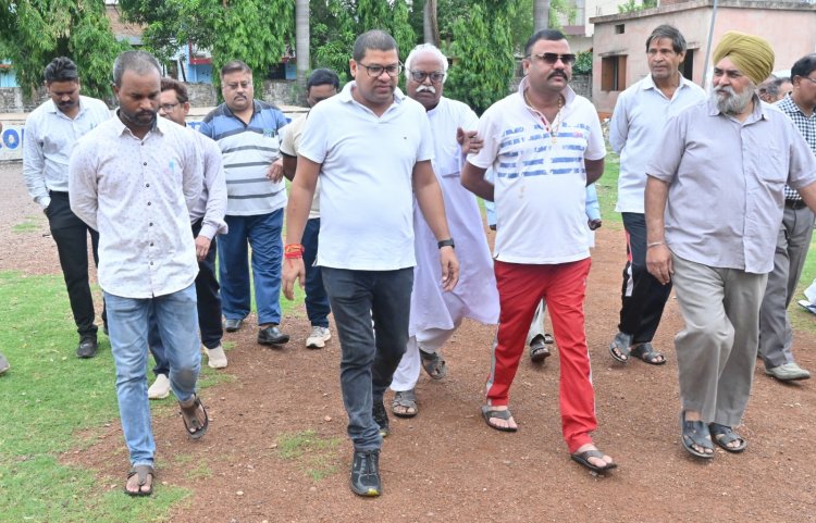 उद्यान रखरखाव करने आयुक्त ने एजेंसी को नोटिस देने के दिए निर्देश