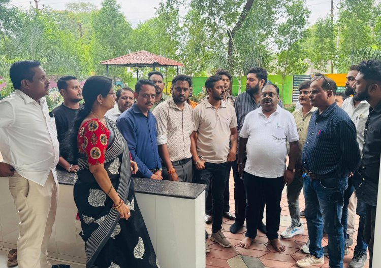सहायक राजस्व अधिकारी से अभद्रता करने वाले युवक अंकुश जैन ने सार्वजनिक रूप से मांगी माफी