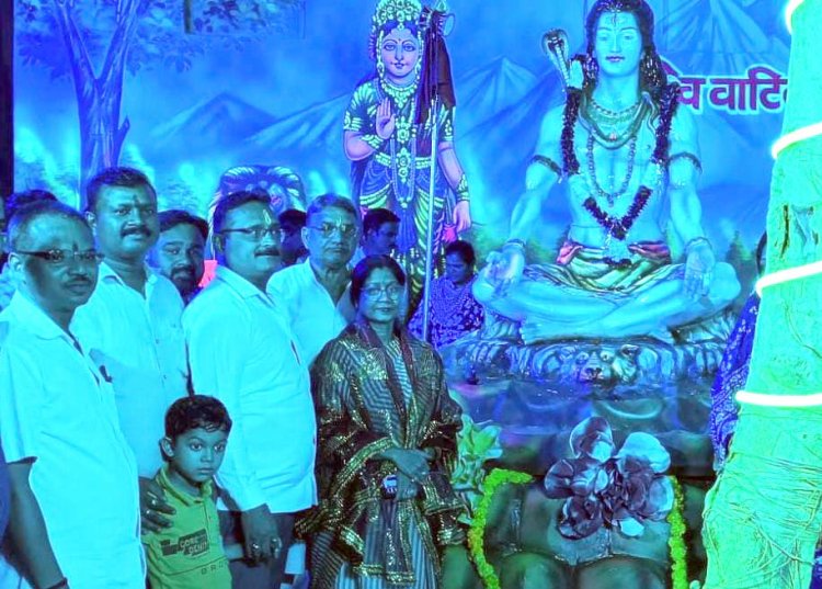 शताब्दी कुएं के ऊपर भगवान शिव की विशाल प्रतिमा स्थापित,महापौर अल्का बघामार ने की पूजा अर्चना