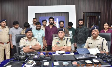 दुर्ग जिले में अंतर्राष्ट्रीय सायबर ठगी का खुलासा, यूएसए और कनाडा में सायबर ठगी को अंजाम देने वाले गिरोह के 2 महिला सहित 9 आरोपी गिरफ्तार, भिलाई में कॉले सेंटर खोलकर लोगों को लगा रहे थे चूना