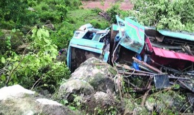 कवर्धा: बोरवेल ट्रक 60 फीट गहरी खाई में गिरा, 4 की मौत, रेस्क्यू में पुलिस को मुश्किलें