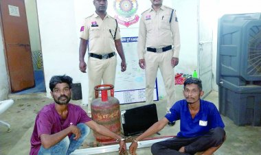 सूने मकान में चोरी करने वाले दो आरोपी गिरफ्तार, सामान बरामद