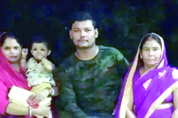 युवक ने आइसक्रीम खिलाने के बाद अपनी मां और दो बच्चों को मारी गोली, खुद के सिर पर भी किया फायर, तीन लोगों मौत 