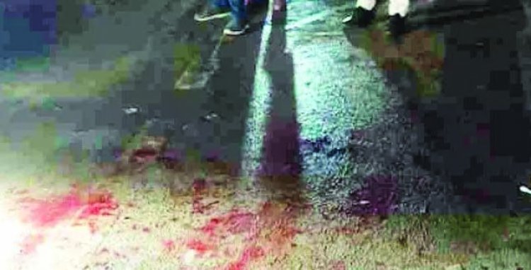 बस स्टैंड के पास ऑटो चालक की बेरहमी से हत्या