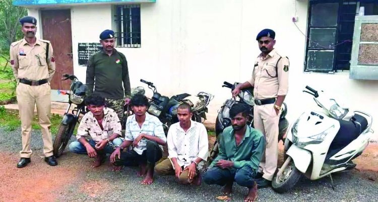 शराब दुकान के पास पकड़े गए 4 वाहन चोर
