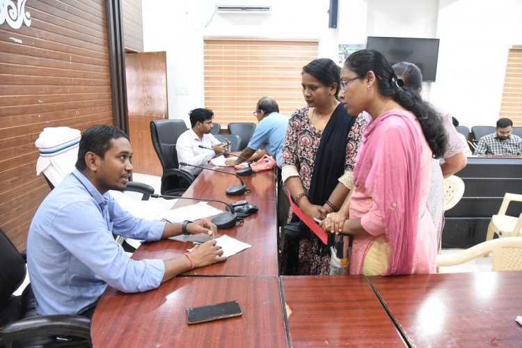 जर्जर सड़क बनी दुर्घटनाओं का कारण, आमजन और छात्र-छात्राएं परेशान