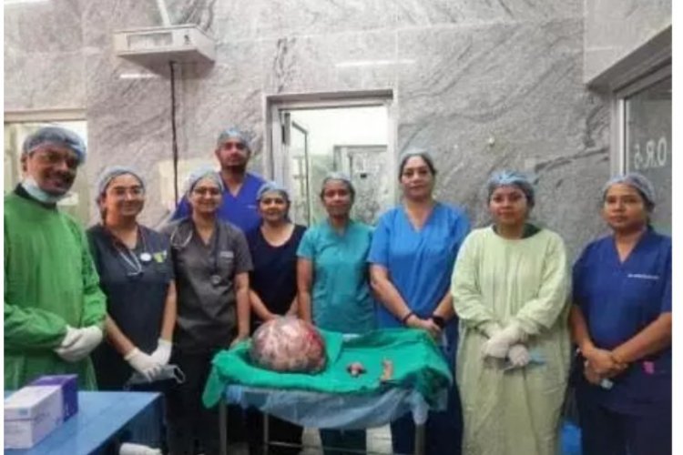 20 किलो का ट्यूमर लिए जी रही थी महिला, सर्जरी ने दी नई ज़िंदगी