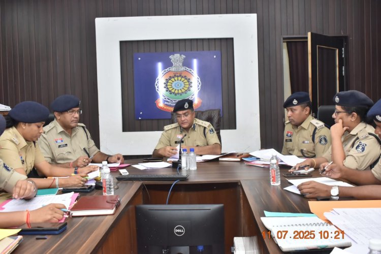 भिलाई में वरिष्ठ पुलिस अधीक्षक की समीक्षा बैठक: लंबित मामलों के शीघ्र निपटारे के निर्देश