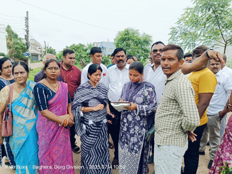 महापौर अलका बाघमार का सफाई निरीक्षण: गोबर से भरी नालियों पर नाराजगी, कार्रवाई के निर्देश