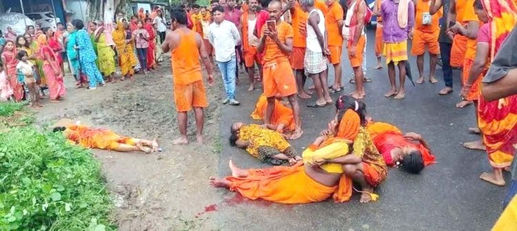 सुबह-सुबह मची चीख-पुकार: ट्रक से टकराई बस, 5 कांवड़ियों की मौत, 23 गंभीर