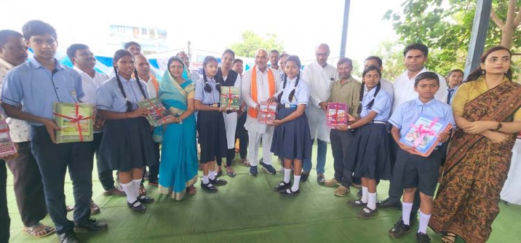 शिक्षा का मकसद सिर्फ नौकरी नहीं, अच्छे नागरिक और नौकरी देने वाला बनना चाहिए – विधायक ललित चंद्राकर