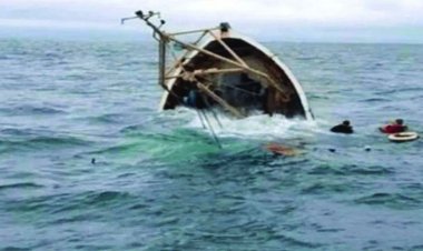 नाव पलटने से 68 लोगों की मौत, 74 लापता, देखें VIDEO