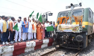 दुर्ग से 149 श्रद्धालुओं का जत्था अयोध्या के लिए रवाना