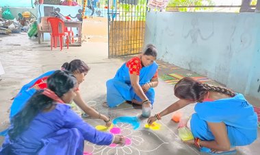 हर घर तिरंगा-हर घर स्वच्छता अभियान: स्वच्छता दीदियों ने रंगोली बनाकर दिया जागरूकता का संदेश
