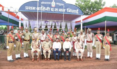 स्वतंत्रता दिवस आयोजन के लिए अंतिम पूर्वाभ्यास, परेड द्वारा मार्चपास्ट एवं सलामी भी
