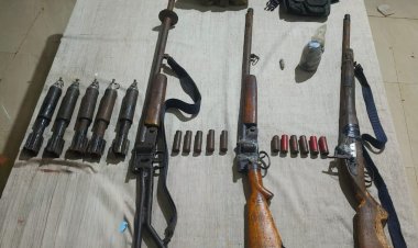 नक्सली द्वारा छिपाए गए हथियार एवं विस्फोटक सामग्री बरामद, एक माओवादी गिरफ्तार 