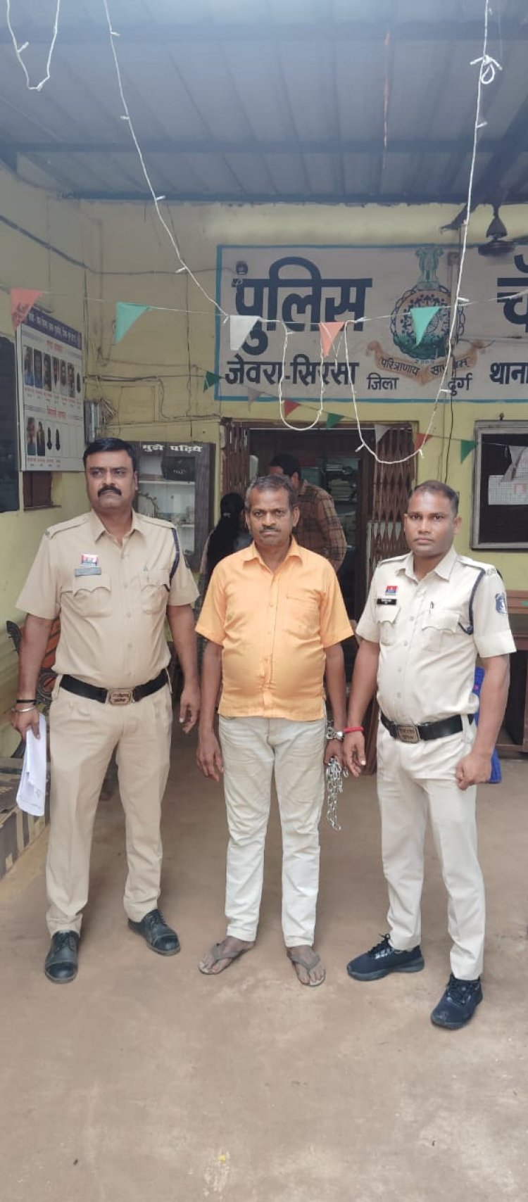 शराब के लिए पैसे नहीं देने पर चाकू से जानलेवा हमला