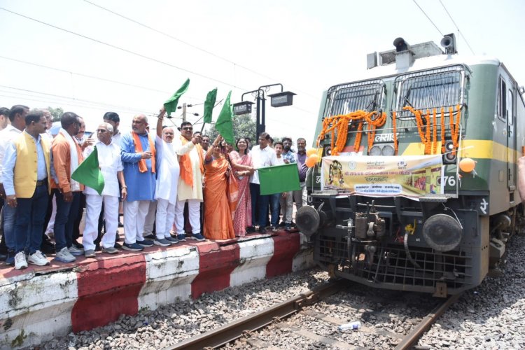 दुर्ग से 149 श्रद्धालुओं का जत्था अयोध्या के लिए रवाना