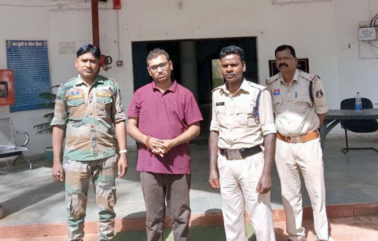 स्कूल के नाबालिग छात्राओं के साथ बैड टच करते हुए छोड़छाड़ के आरोप में संगीत शिक्षक गिरफ्तार