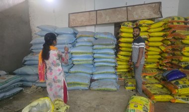 दुर्ग में उर्वरक कारोबारियों पर कलेक्टर की सख्ती, 3277 बोरी जब्त कर किसानों को वितरित करने का आदेश