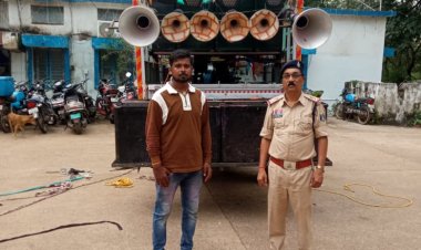 कड़ी चेतावनी के बाद भी नहीं माने डीजे वाले, दुर्ग पुलिस ने 4 वाहन और लाईट ट्रस्ट सेट किया जब्त