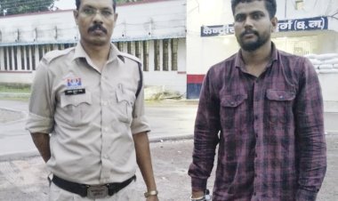 भिलाई के होटल ईशा में देह व्यापार कराने वाले एक अन्य फरार आरोपी निखिल मेश्राम गिरफ्तार, 2 आरोपी पहले भेजे जा चुके हैं जेल