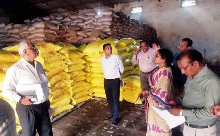 दुर्ग जिले में उर्वरक विक्रय प्रतिष्ठानों का औचक निरीक्षण, 6 दुकानों पर कार्रवाई