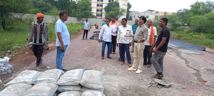 निगम ने शासकीय भूमि पर हो रहा अवैध रोड निर्माण बंद कराया