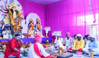 हुडको कालीबाड़ी में नवमीं पर विशेष पूजा, हवन और भोग वितरण