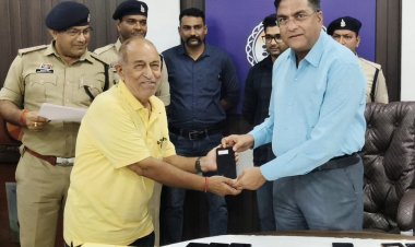 एसीसीयू दुर्ग की बड़ी कामयाबी: 201 गुम मोबाइल बरामद, 41 लाख का माल मालिकों को लौटाया जा रहा