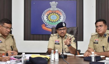दीपावली और छठ पर्व पर कानून-व्यवस्था को लेकर दुर्ग पुलिस की समीक्षा बैठक
