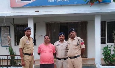 नौकरी लगाने के नाम पर लोगों को ठगने वाला फरार मास्टर माइंड को दुर्ग पुलिस ने कांकेर में दबोचा, पूर्व में दो आरोपी पिता-पुत्र भेजे जा चुके हैं जेल