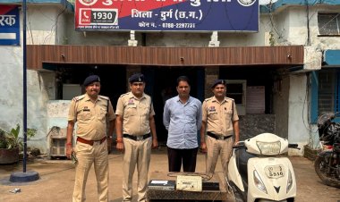 चोरी के लोहा के साथ आरोपी कबाड़ी मोहम्मद इमरान उर्फ सितारे गिरफ्तार 