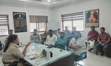दुर्ग यातायात पुलिस ने बस यूनियन से की बैठक, नशे में वाहन चलाने वालों पर सख्ती