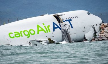 हांगकांग एयरपोर्ट पर बड़ा हादसा: कार्गो विमान रनवे से फिसलकर समुद्र में गिरा, दो की मौत