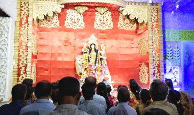 जगतधात्री पूजा में उमड़े श्रद्धालु, कालीबाड़ियों में हुआ आयोजन