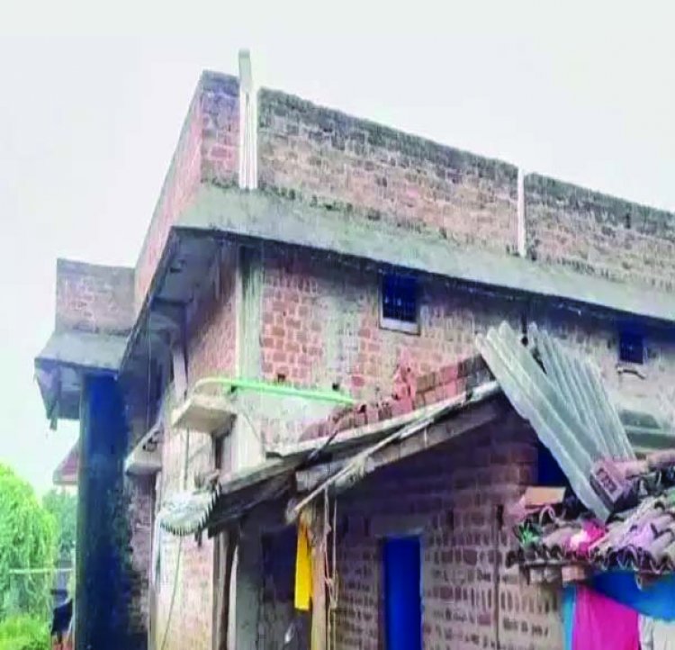 कुख्यात गांजा तस्कर रोहित यादव की 50 लाख की संपत्ति फ्रीज, कई बार जेल जा चुका है आरोपी