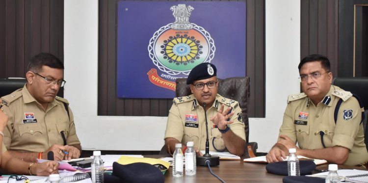 दीपावली और छठ पर्व पर कानून-व्यवस्था को लेकर दुर्ग पुलिस की समीक्षा बैठक