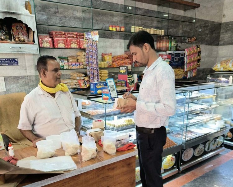 त्योहारी सीजन में खाद्य पदार्थों की जांच तेज: दुर्ग में 70 नमूने लैब भेजे गए, दो दुकानों पर 50 हजार का जुर्माना