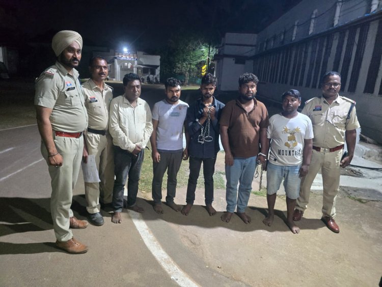 सूर्या मॉल में महिला से छेड़छाड़ और पुलिस से मारपीट करने वाले पांच आरोपी गिरफ्तार