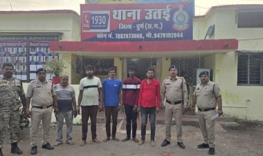 उतई में आपसी विवाद के बाद युवक की पीट-पीटकर हत्या, पांच आरोपी गिरफ्तार, पुलिस ने लाठी, डंडा और बाइक जब्त की