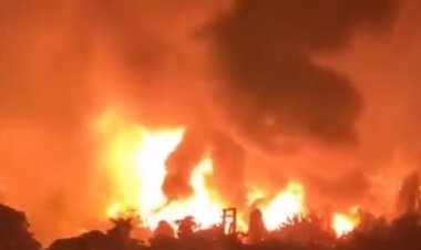 भीषण आग से 400 से ज्यादा झुग्गियां खाक, एक की मौत, बच्चा घायल