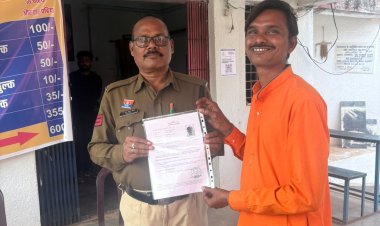 दुर्ग ट्रैफिक पुलिस की पहल का असर, लाइसेंस शिविरों में भारी भीड़, एक दिन में 560 लोगों का पंजीयन और 62 लाइसेंस जारी