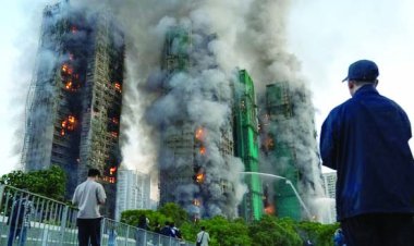 हांगकांग में भीषण आग, सात इमारतों तक फैली लपटें,  55 की मौत और 279 लापता