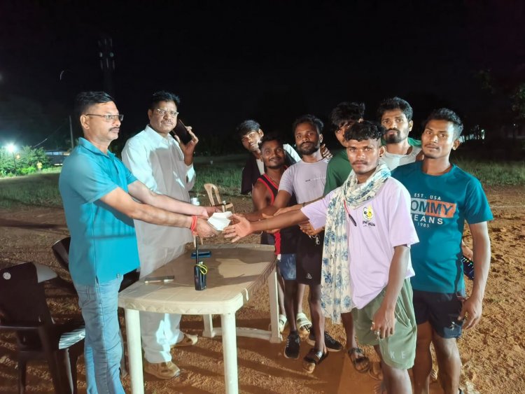 रानीबोदली कैंप में एकता दिवस पर जवानों और ग्रामीणों ने मिलकर खेला क्रिकेट-वॉलीबॉल, मनाई सरदार पटेल जयंती